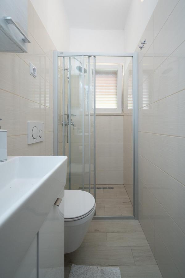Morovic Apartment Petrcane
