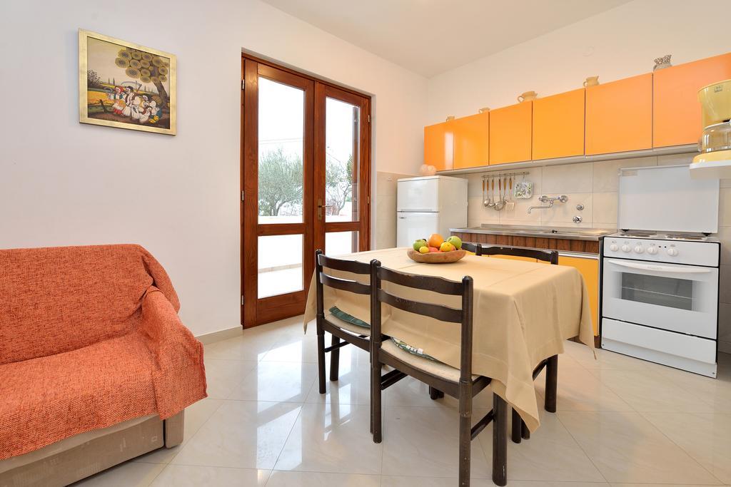 Apartment Morovic Petrcane