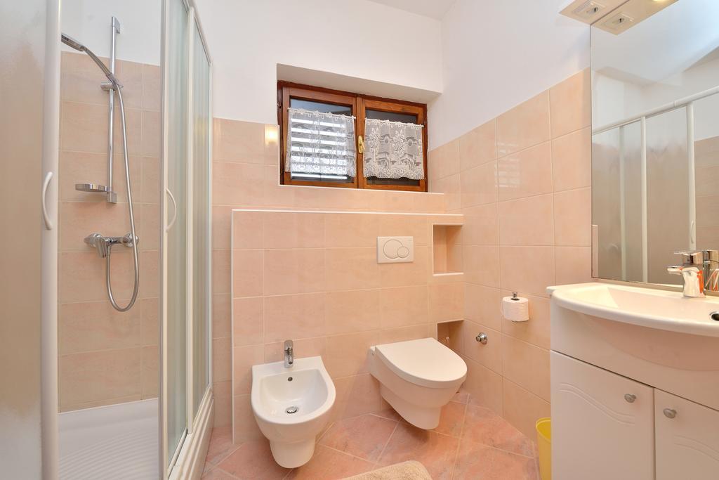 Apartment Morovic Petrcane